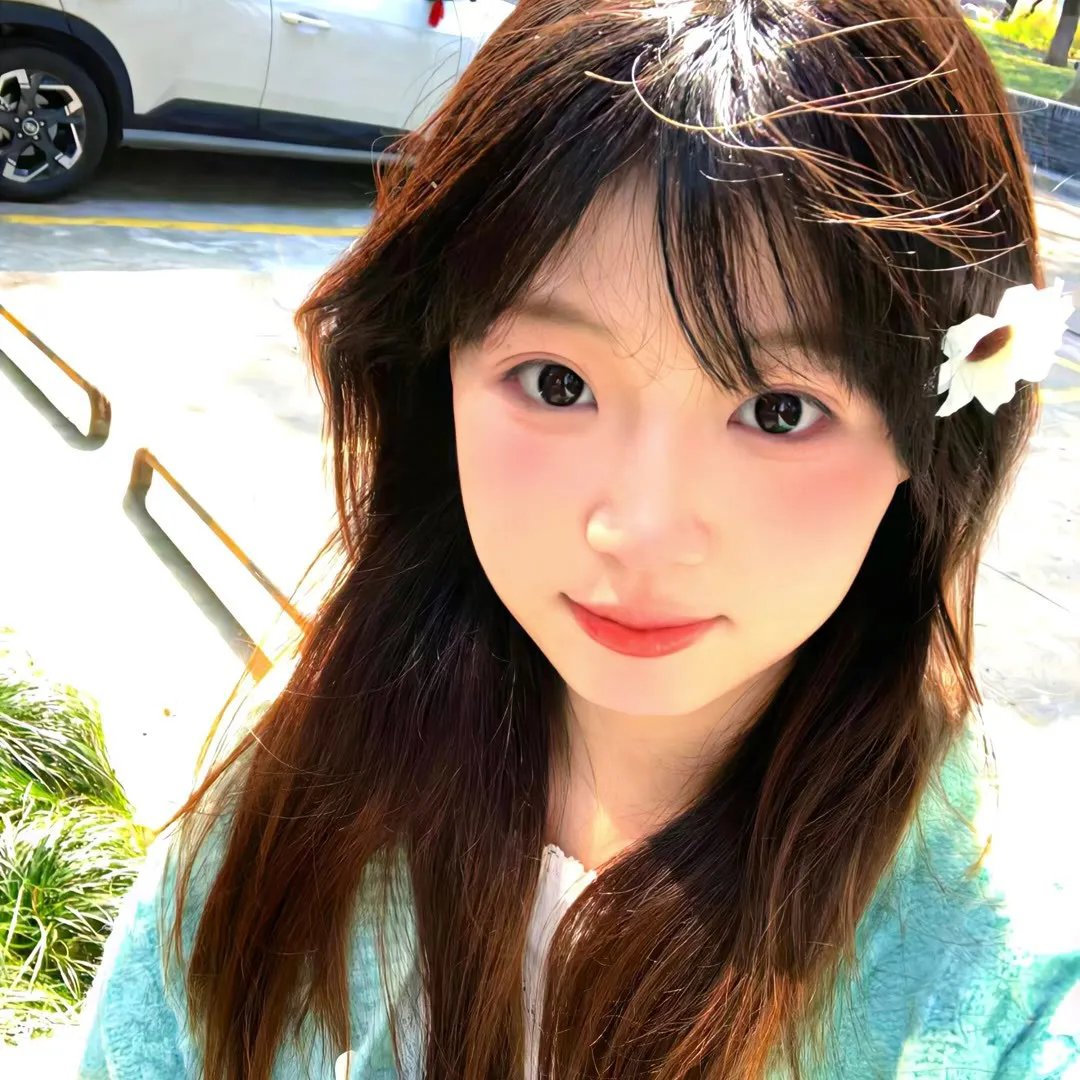 秋想和春一起吃饭 海报